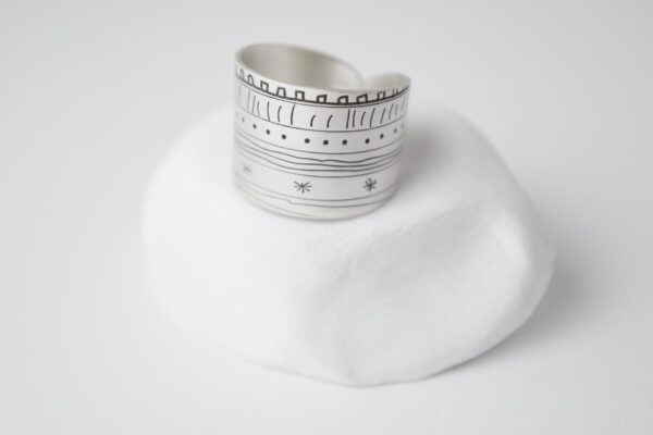 sterling-silver-black-ethnic-motif-ring