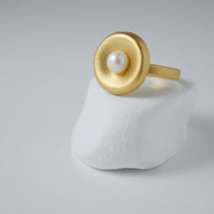 Sterling Silver Round Freshwater Pearl Gold Plated Ring 2